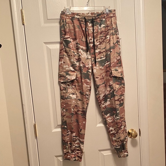 Grajtcin Other - Grajtcin Camouflage Cargo Joggers…size M